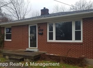 2215 Peaslee Rd, Shively, KY 40216