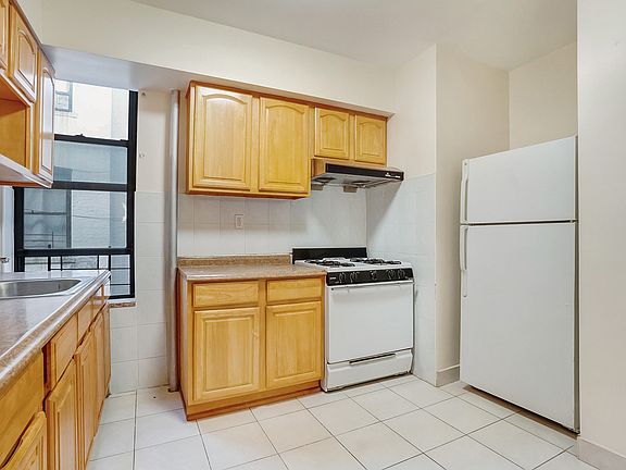 2nd image of 6711 Fort Hamilton Pkwy #5DD