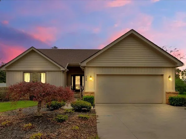 706 Donnalee Dr, Monroe, MI 48162