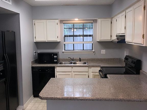 4th image of 329 Cedarwood Dr #329