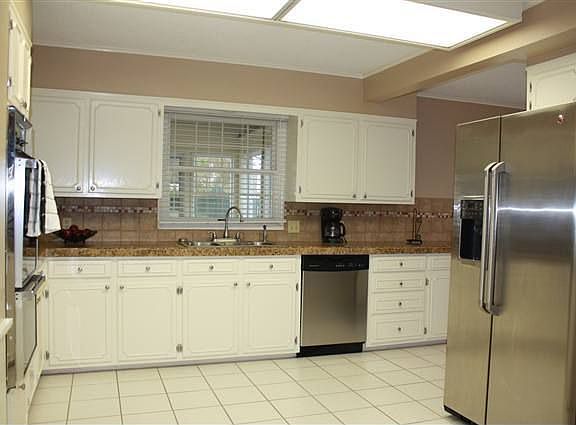 2nd image of 3810 Chandelle Ln