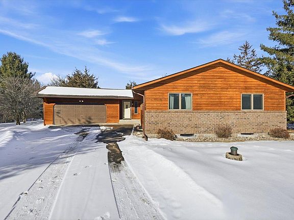 2nd image of 1072 Buck Rdg