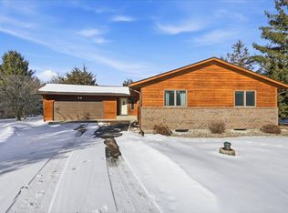 1072 Buck Rdg, Hudson, WI 54016