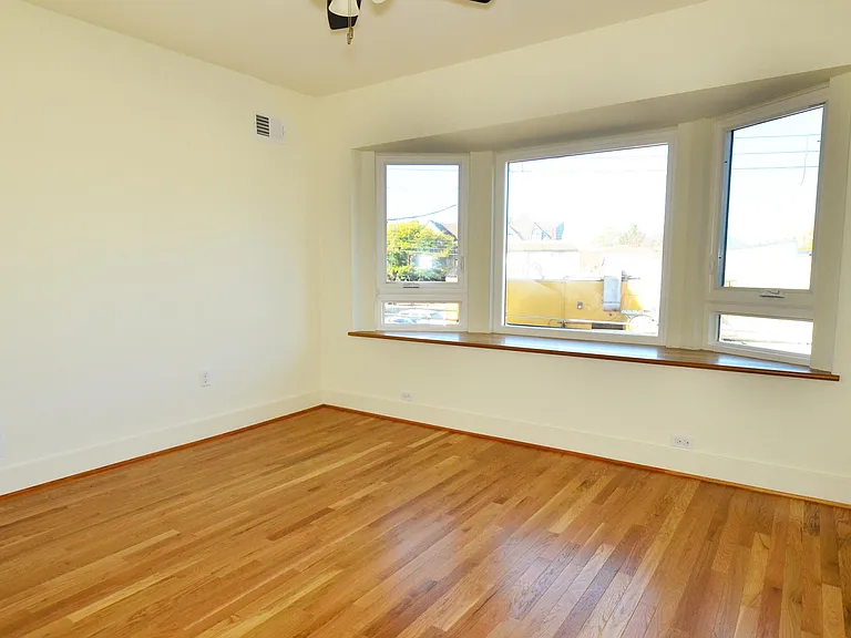 231 Carron St — Photo 5