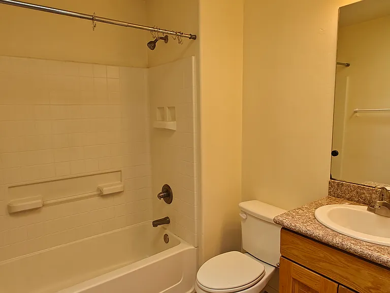 348 E Adams St #2 — Photo 20