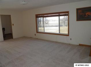 702 Paradise Valley Rd, Riverton, WY 82501