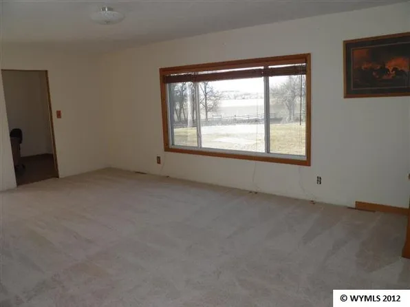 702 Paradise Valley Rd, Riverton, WY 82501