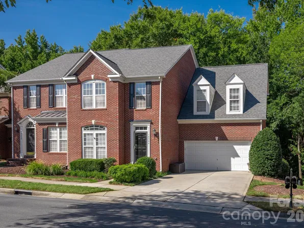 10304 Berkeley Pond Dr, Charlotte, NC 28277