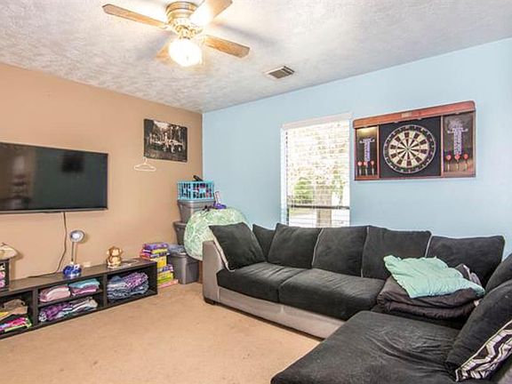 5th image of 611 Pampa St