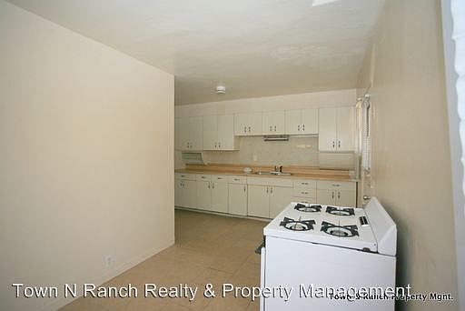 4th image of 460 S Sunshine Ave
