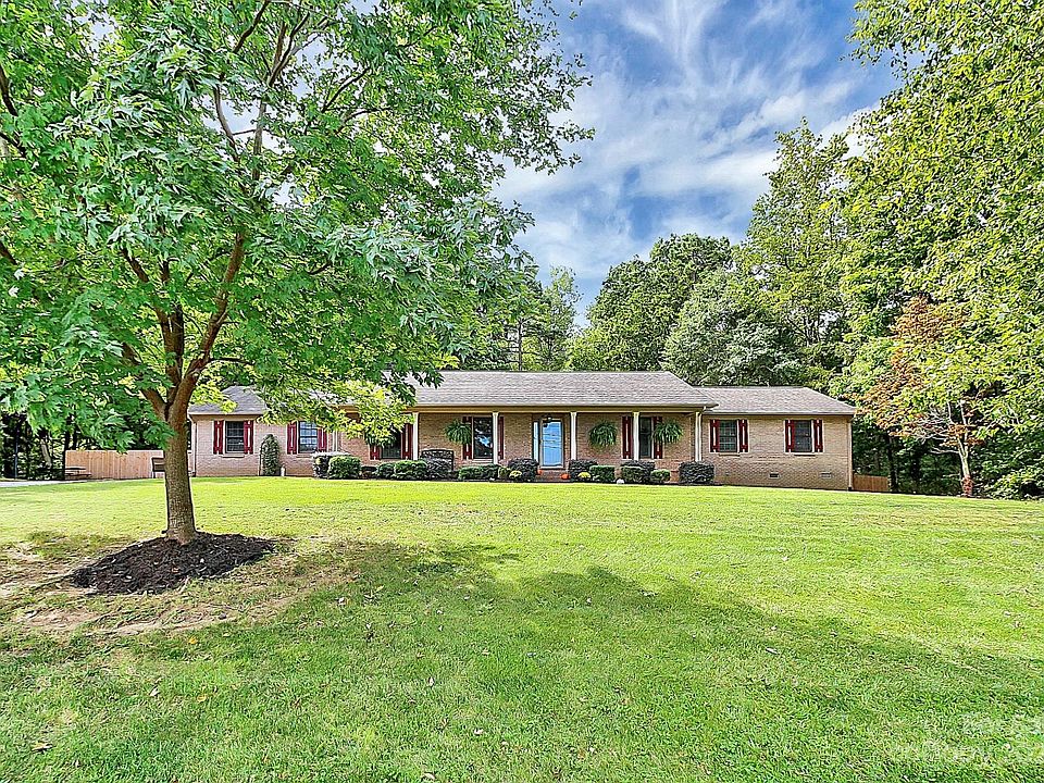 4027 Oakdale Rd, Charlotte, NC 28216 Zillow
