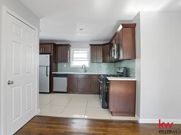 118-27 Lakeview Boulevard East image 5 of 14