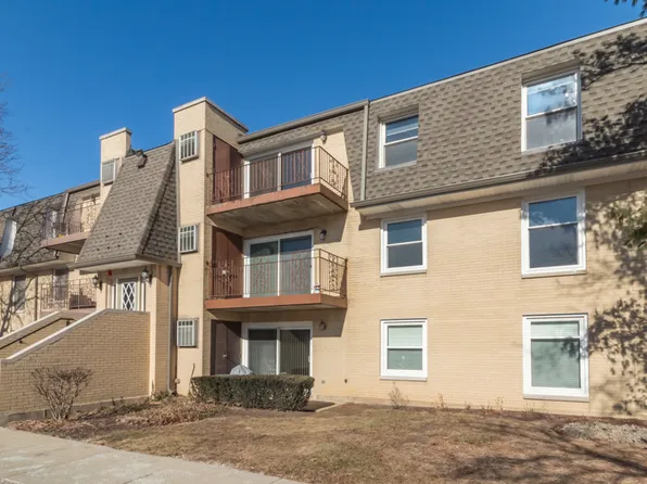 814 N River Rd APT 2D, Mount Prospect, IL 60056