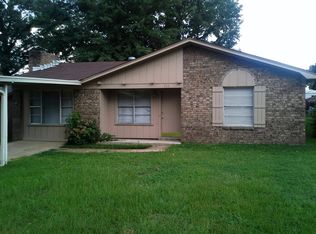 313 Hickerson Ave, Wake Village, TX 75501