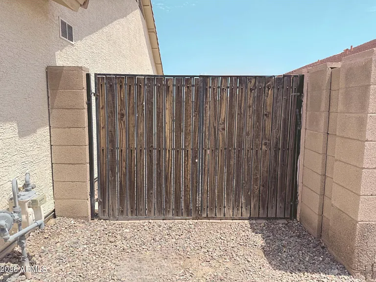 1475 S 171st Ln — Photo 2