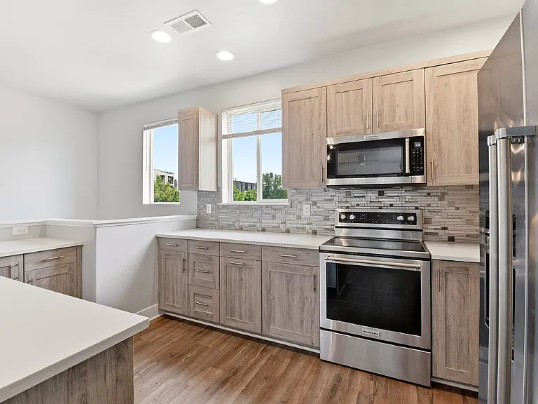 3348 W 17th Ave — Photo 4
