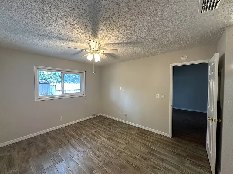 7111 Parkside Villas Dr N — Photo 14
