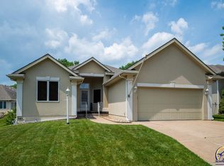 2433 SW Camelot Pl, Topeka, KS 66614