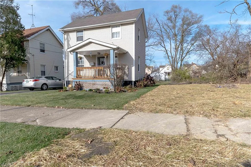 10213 Nelson Ave photo 1