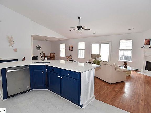 3rd image of 125 Ashlan Woods Ct