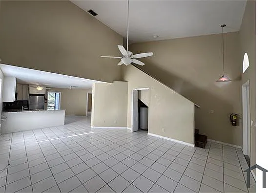 5 bed, $4,200 — Photo 3