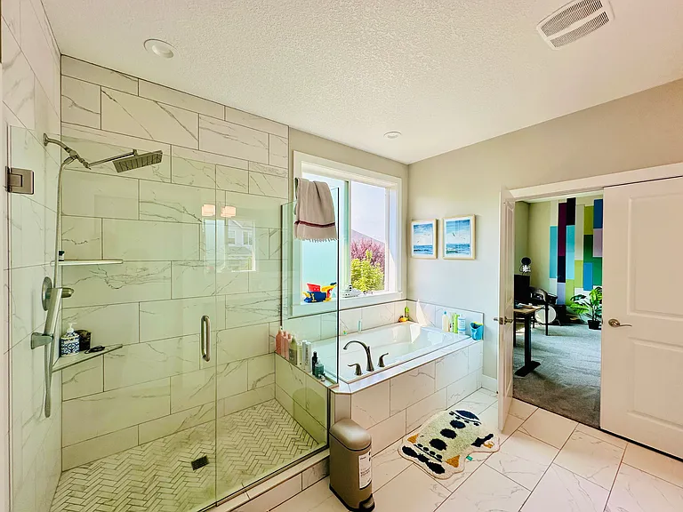 7815 NW 166th Ave — Photo 59