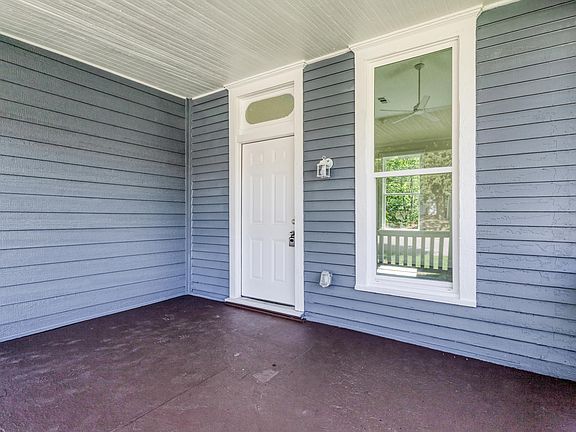 4th image of 102 W Texas St #1