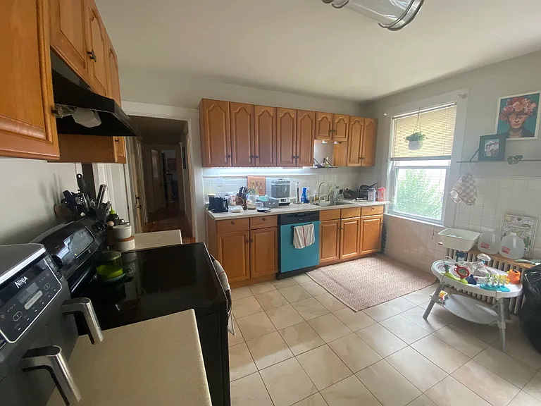 64 Hewlett St #1 — Photo 11