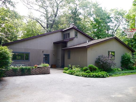 3rd image of 2814 E Kawkawlin River Dr