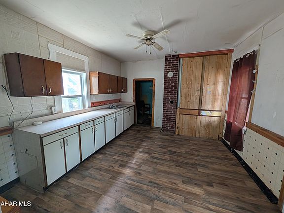 5th image of 1908 Pine Ave