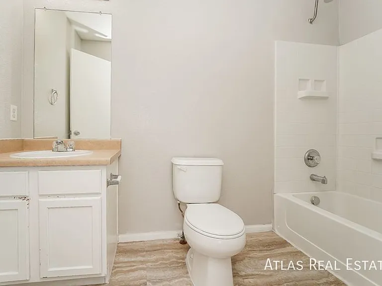4745 Andes St — Photo 13