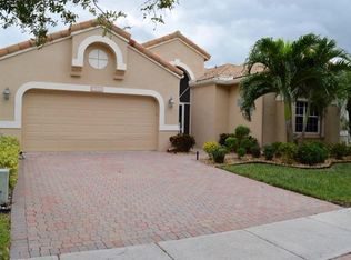 10042 Diamond Lake Rd, Boynton Beach, FL 33437