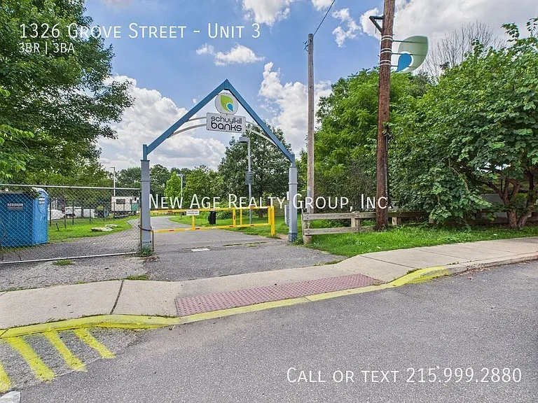 1326 Grove St #3 — Photo 13