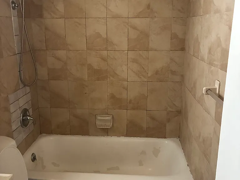 BATHROOM TILED