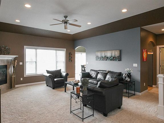3rd image of 545 Meadow Ln