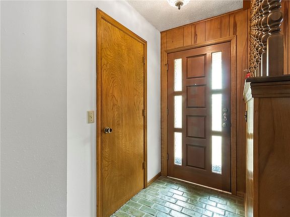 4th image of 5 Hatcher Dr