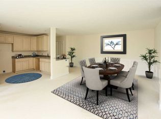 19 Kendall Pond Rd #104, Derry, NH 03038