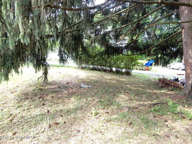 5th image of 10 Mann Avenue