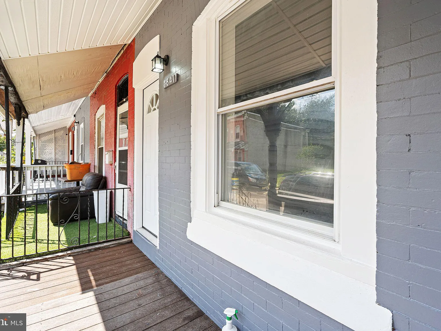 2 bed, 1.5 bath, 1048 sqft, $1,750 — Photo 2