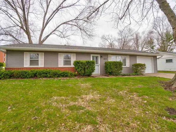 2017 9th St, Coralville, IA 52241