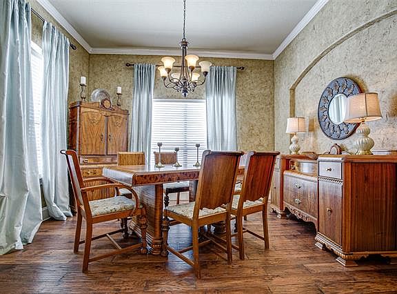 4th image of 3882 Thorndale Dr