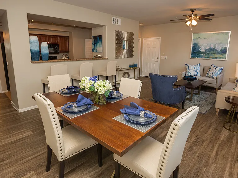 2b2 1182 SQFT 2 Bed 2 Bath
