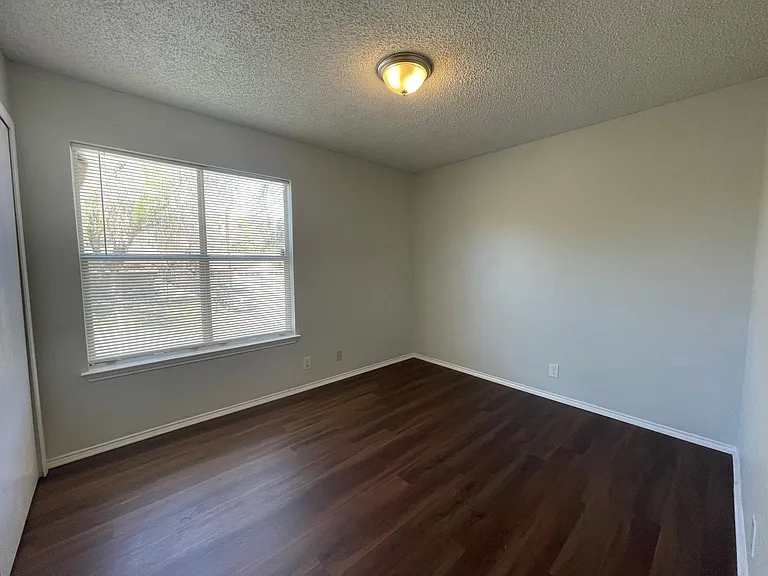 3603 Bremen St #4 — Photo 7