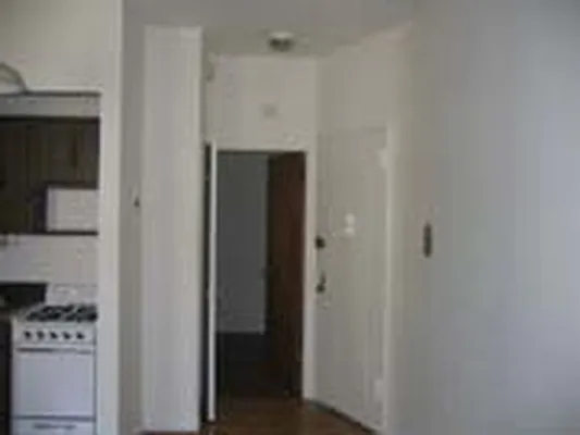 Rented by Eric Goodman Realty Corp | media 19