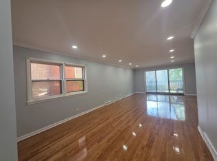 2623 W Arthur Ave #1, Chicago, IL 60645