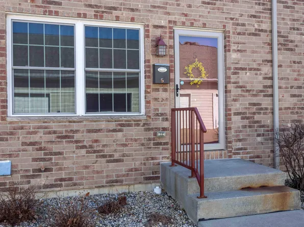 3470 Hillcrest Rd Unit 5, Dubuque, IA 52002