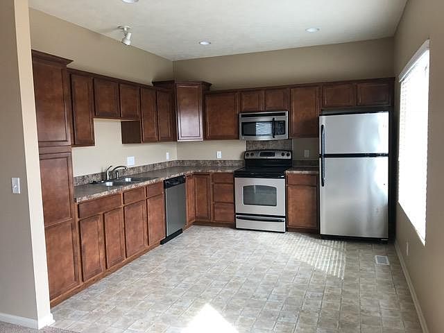 1st image of 16502 Camden Cir