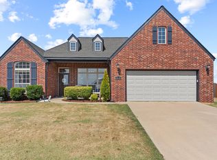 5710 Ashbrook Dr, Bartlesville, OK 74006