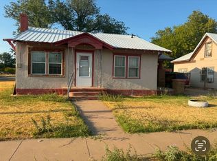 1223 W Noel St, Memphis, TX 79245