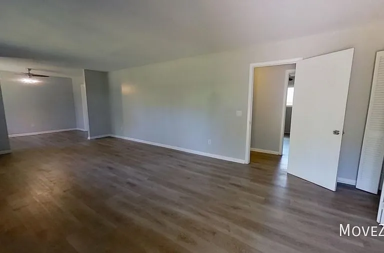 510 Wesley Ave — Photo 18